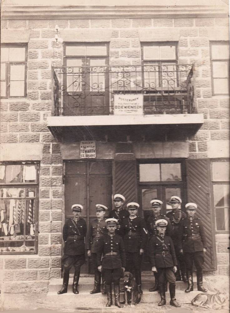 Miasteczko Dziewieniszki - Dieveniškės (pow. oszmiański, woj. wileńskie), lata 30. XX wieku. Archiwum prywatne Macieja Rościsława Offerta (Polska).