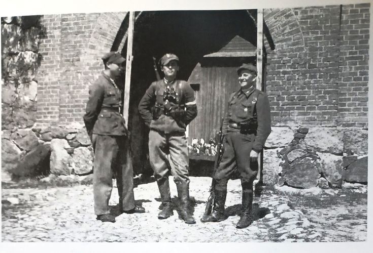 Żołnierze AK w Dziewieniszkach