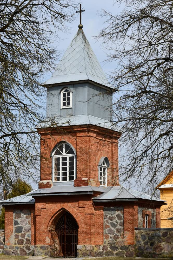 Dzwonnica kościelna w Dziewieniszkach