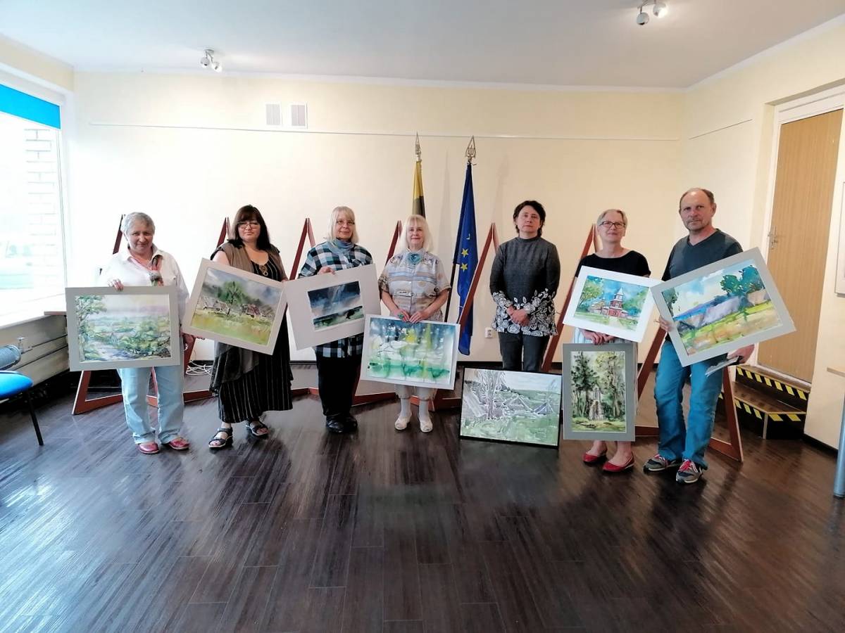 Akwareliści, uczestnicy pleneru malarskiego w Dziewieniszkach. 