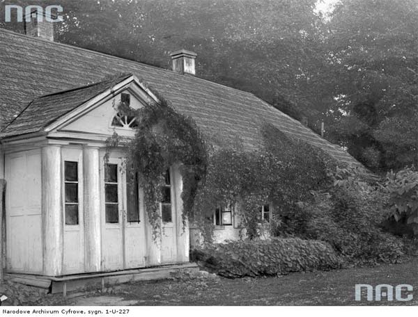 Boracin, woj. nowogródzkie. Murowany dwór. Widok ogólny.<br>Fot. Wisłocki Adam, 1923