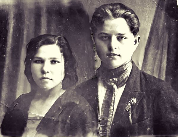 Разыскиваю потомков и родственников своих прабабушки  Рабчинской Леонилы (после замужества Нины) и своего прадеда Залеского Генриха Ивановича, которые проживали на хуторе Малаховщина. Ищу данные о брате Генриха Залеском Кароле Ивановиче.  