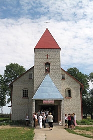 Современный Костел св. Петра и Павла в д. Камень