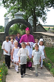 Дети и Костел