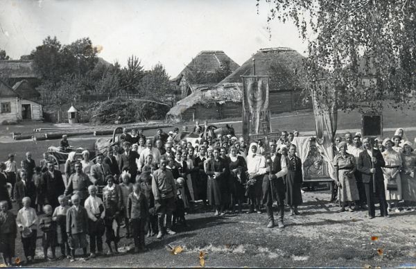 Какой-то церковный праздник.Середина 30х годов 