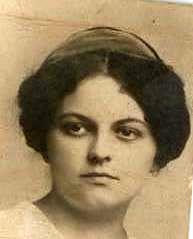 Maria Janowska, z domu Hładko. Matka Janiny Olszańskiej.  W 1940 roku wywieziona z Zababia do Kargowiny w obwodzie archangielskim.