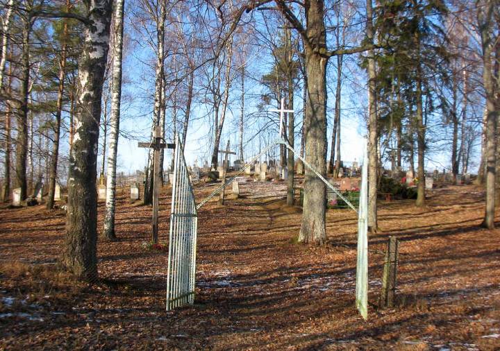 Stary cmentarz w Uklach / nie jestem autorem tego zdjęcia