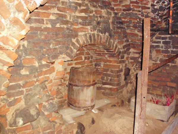 ..а это внутри...сохранилось с 1710 года  Остатки Тадулинского Свято-Успенского монастыря