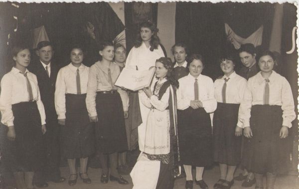 Święto 3 Maja w szkole w Postawach Święto 3 Maja w szkole w Postawach