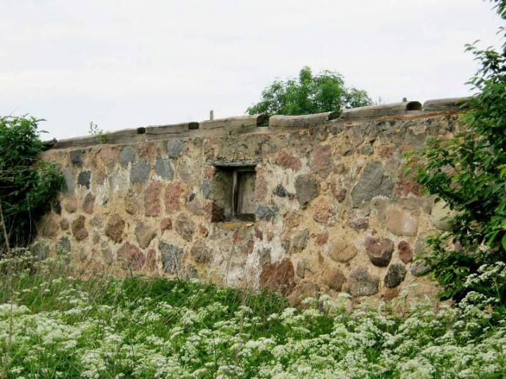 Будынкам карысталіся да 2003 г.