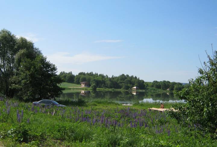 Недзе тут, на глыбіні каля аднаго кіламетра, ляжыць старажытны метэарыт, як сцвярджалі навукоўцы, але гэта ўсё пра метэарыт хлусня...