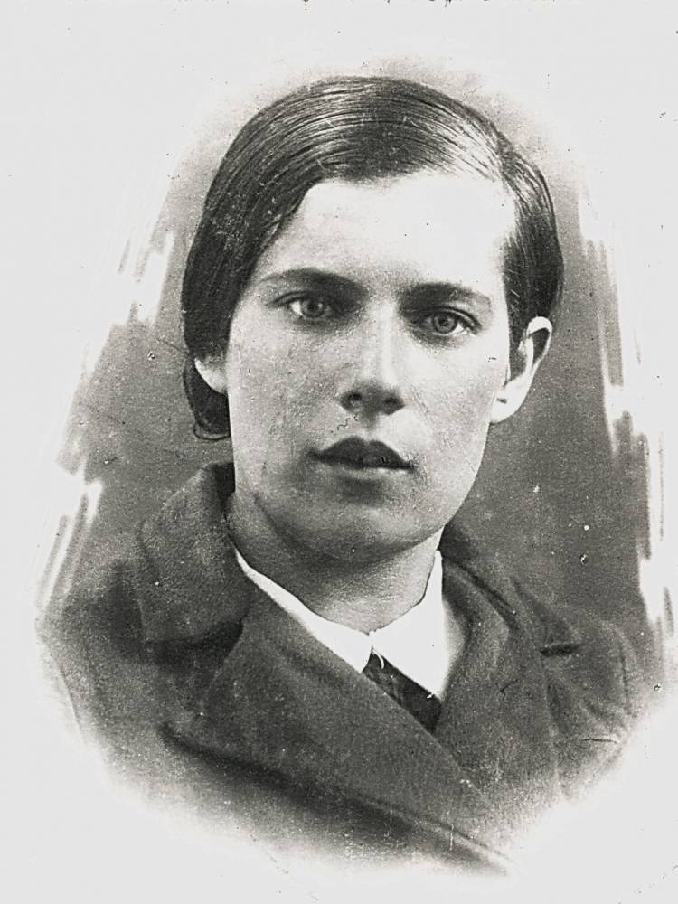 Маладая настаўніца Зялёнка да вайны...