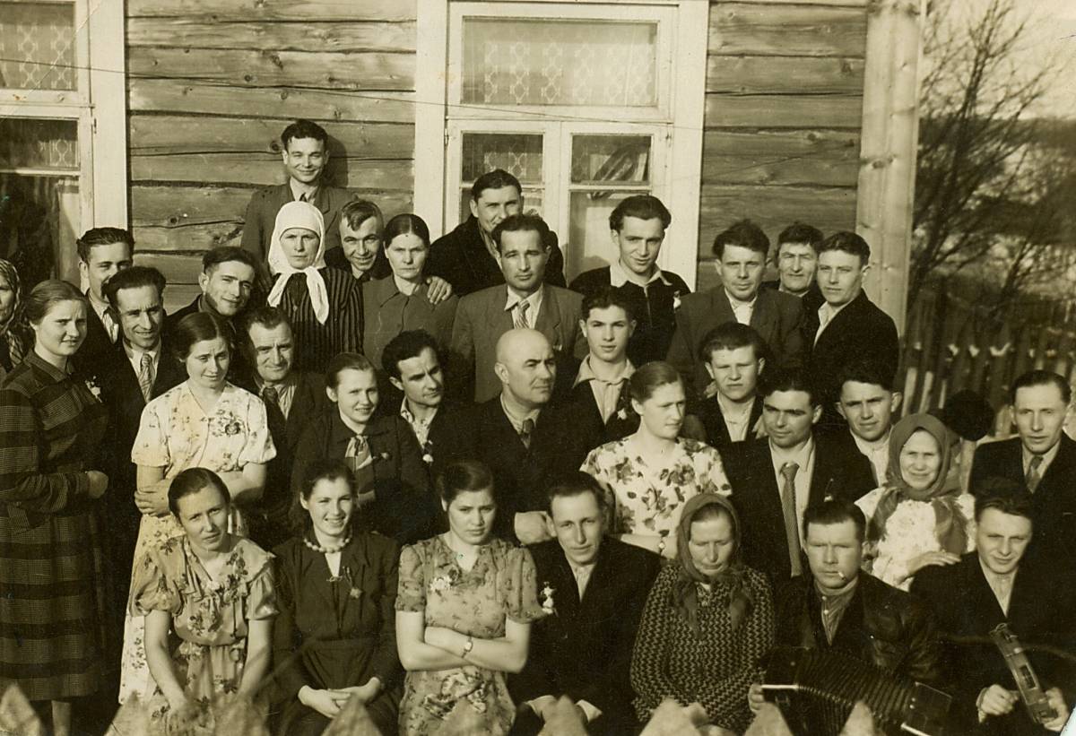 Вяселле каля дома Тельцовых...