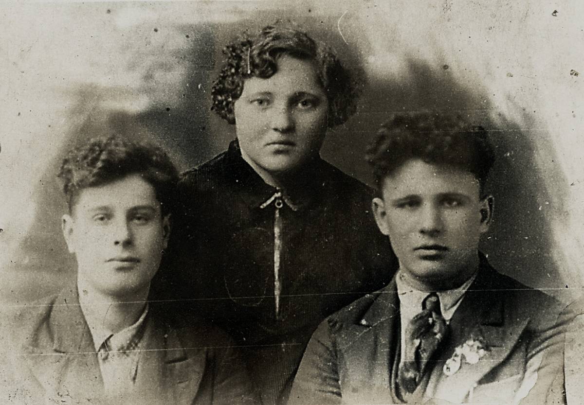 Стаіць загадчыца дзіцячага садзіка саўгаса 