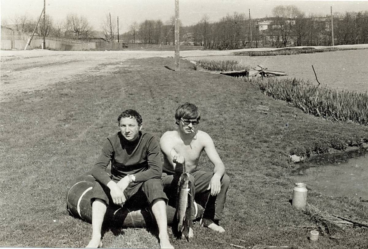 Студэнты актыўна адпачываюць у Лагазе...