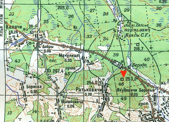 Здымак з карты паказвае стан на 1984 год. Тут бачым, што назва не Рачкавічы, а Ратьковичи.І гэта не памылкі, а непавага картографаў да нас і нашай гісторыі. Стрэлка паказвае месца старажытнага гарадзішча РАЧКАВІЧЫ...