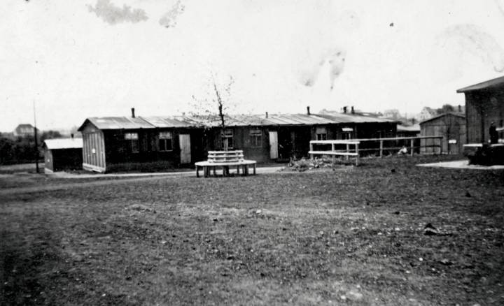 У гэтых бараках у Германіі яны жылі...