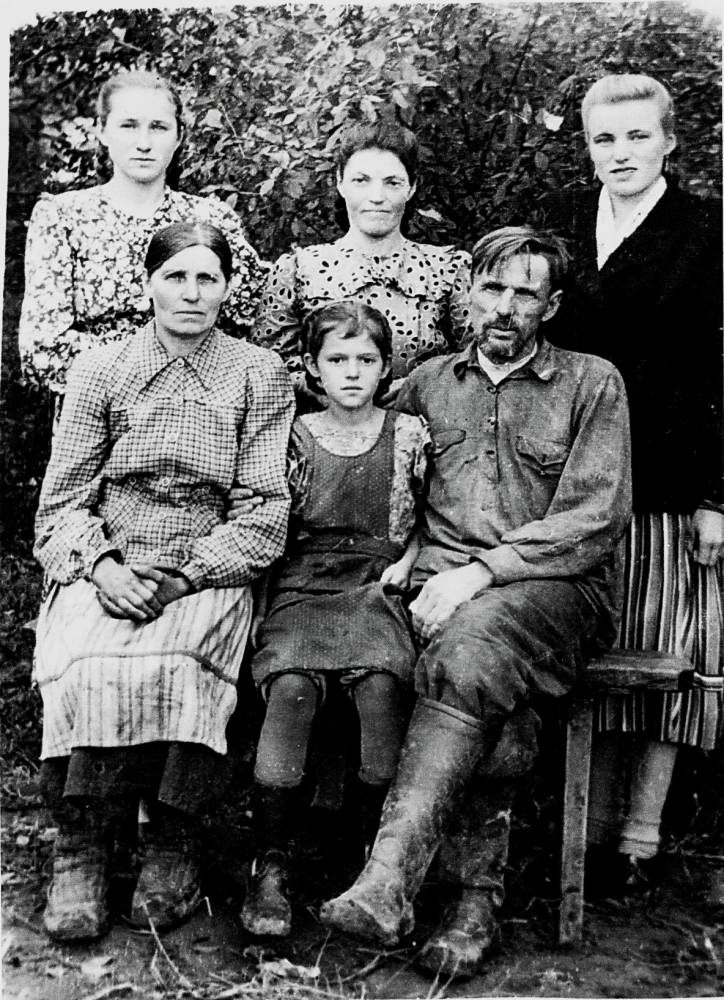 Прадстаўнікі трох сямей Бараноўскіх (лінія Мустафы)...