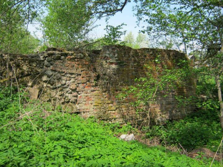 Тут была невялікая электрастанцыя