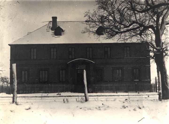 Szkoła w Koreliczach.