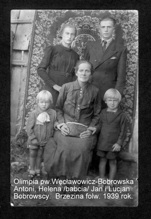 Ostatni /do 1946 roku/ właściciele folwarku Brzezina. Antoni Bobrowski zginął 20 kwietnia 1945 w okolicy Drezna jako żołnierz Wojska Polskiego. Pochowany w Teicha pow. Rothenburg.