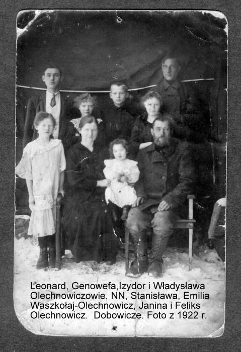 Pełny skład rodziny w 1922 roku. Wszyscy Oni zostaną pochowani w obecnej Ziemi Polskiej w Wydminach koło Giżycka z wyjątkiem Izydora, który zginie 19.09.1939 koło Szczuczyna - pochowany w Trabach.