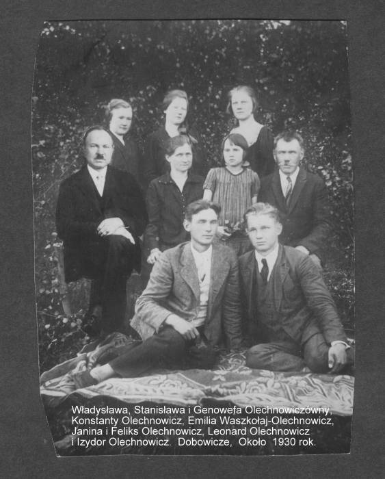 Konstanty Olechnowicz będąc w USA wyciął Witolda Węcławowicza i wstawił siebie kompletując niejako rodzinna fotografię. Patrz inne foto.