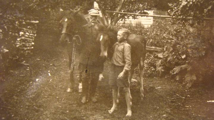 Antoni Józefowicz z synem Antonim ur. w 1922 roku w Janowszczyźnie - zm w 2000 w Rzepinie  