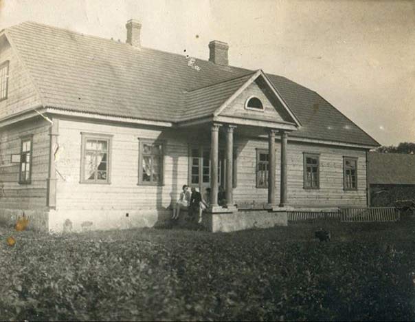 Dwór w Koladzichie (z archiwum Piotra Lamprechta)