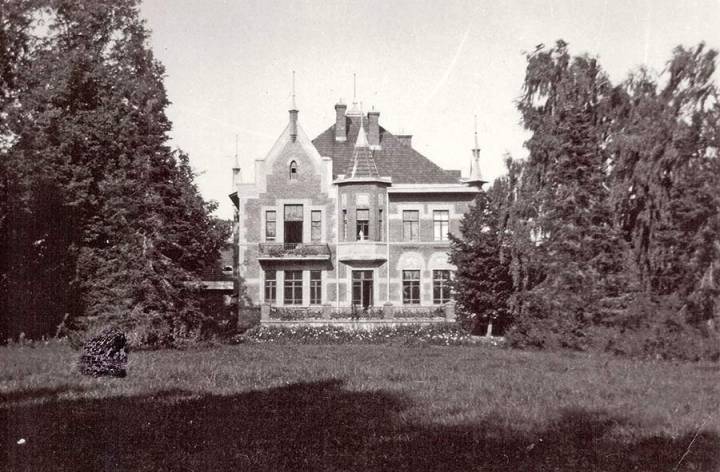 Dwór Lebiodka Iwanowskich (fot. z archiwum Andrzeja Iwanowskiego)