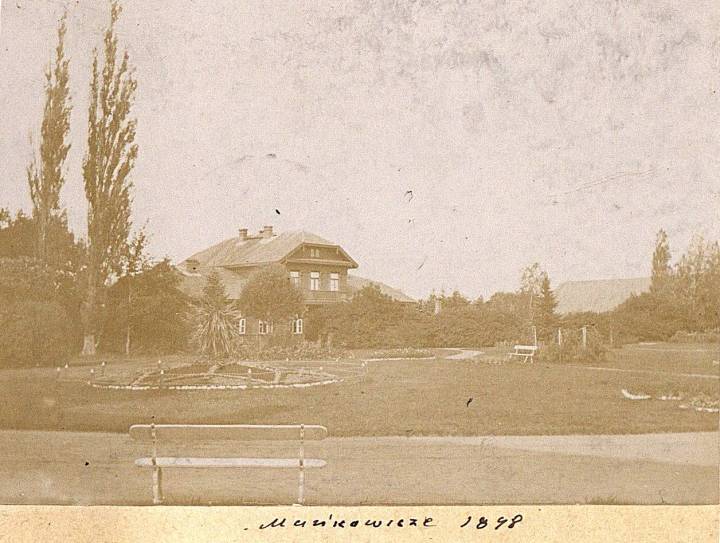 Dwór w Mańkowiczach. Foto z archiwum Władysława Zahorskiego. Zr. - humus.livejournal.com