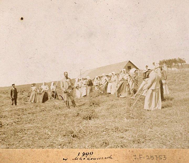 W Mańkowiczach. Foto z archiwum Władysława Zahorskiego. Zr. - humus.livejournal.com