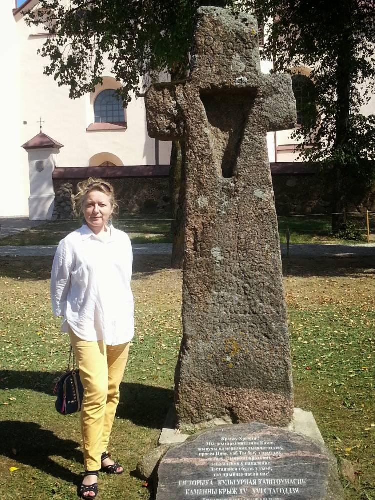 В сквере перед костелом