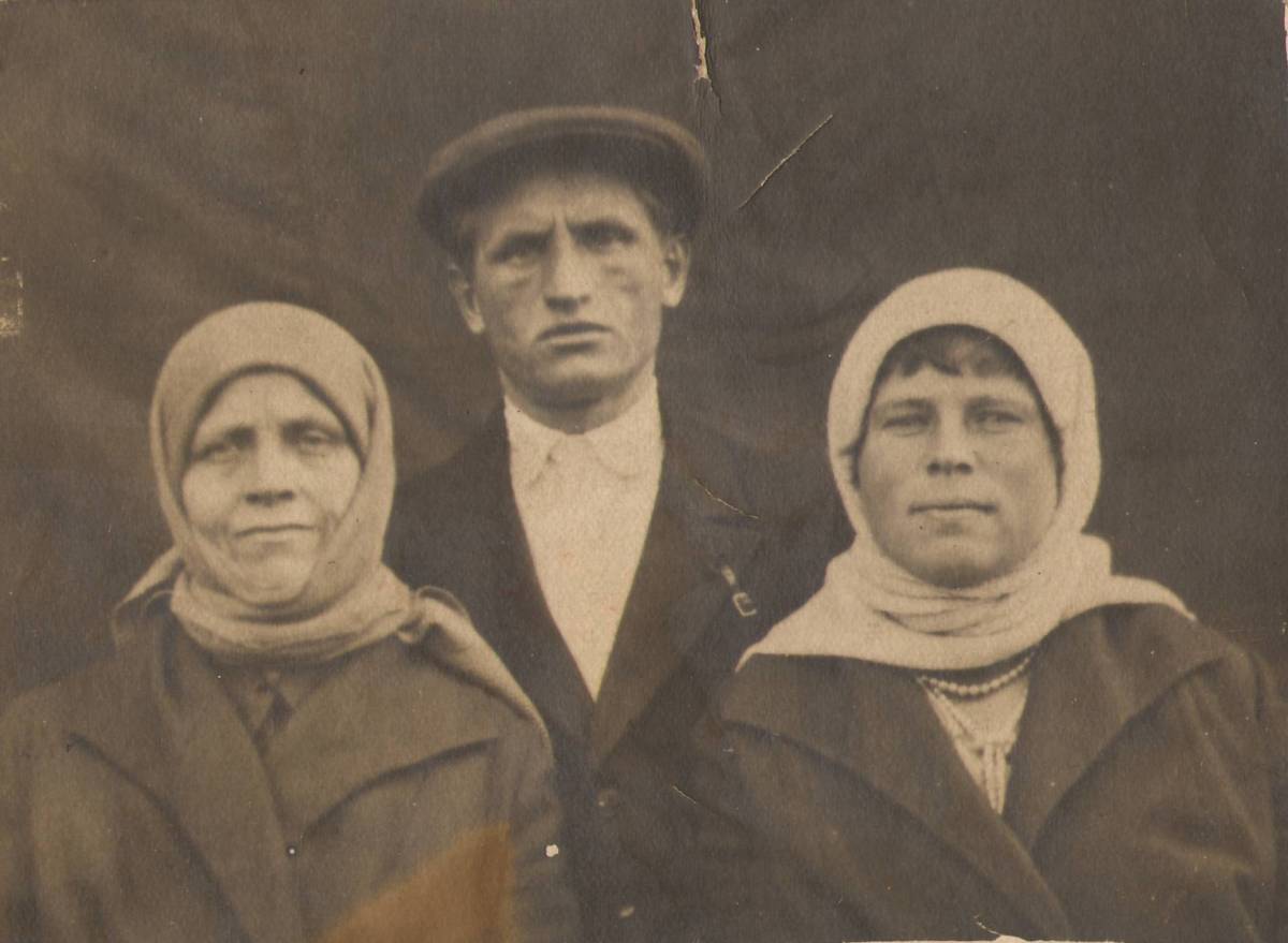 Мои родственники из деревни Лозки.