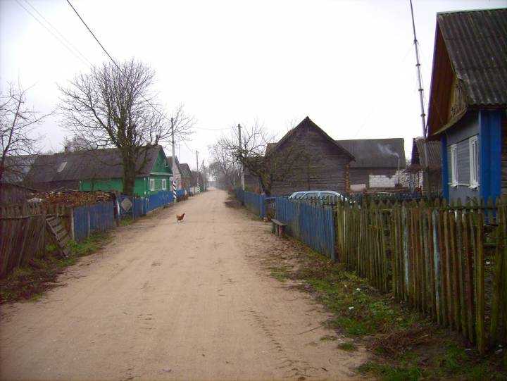 Ulica w Sauguciach .