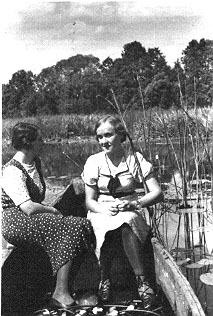 Fela Huwaldówna z Lipniszek i Ala Jamontt 