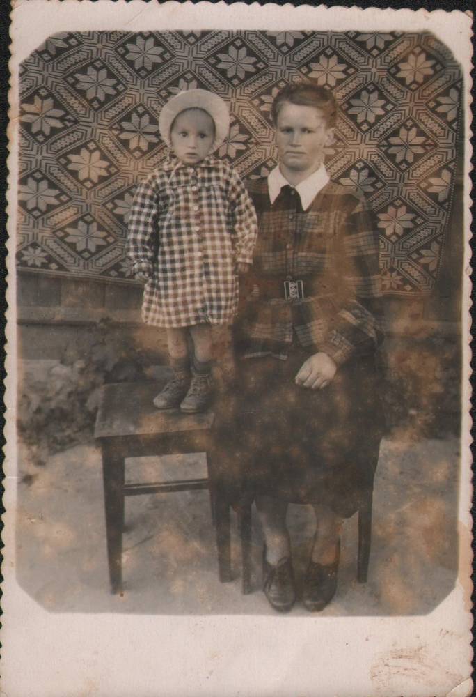 Шаплюк Ніна,Шаплюк(Штахіра) Марыя.