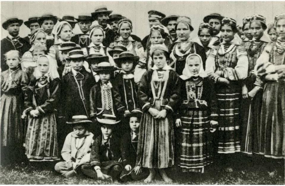Крестьяне в праздничных нарядах. Черск. Брестская обл. 