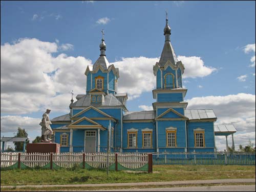 Плутовская Рождество-Богородицкая церковь 1907 года постройки.