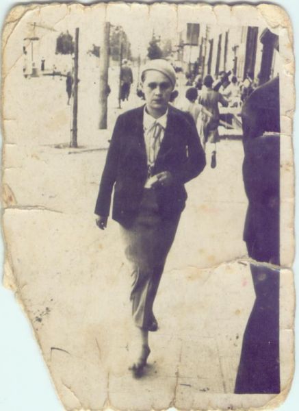 Pińsk.1943r.Ludmiła Kamińska na ul.3-go Maja