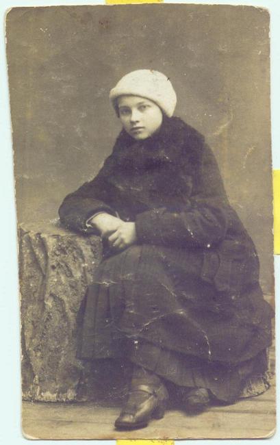 Helenka Nowotna ur. w Pińsku  w 188r.