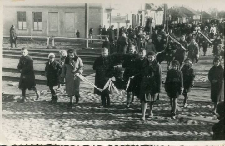 Pińsk, miasto ( ). Pińsk.1935r, Pogrzeb Gimnazjalisty na ul.Pińska