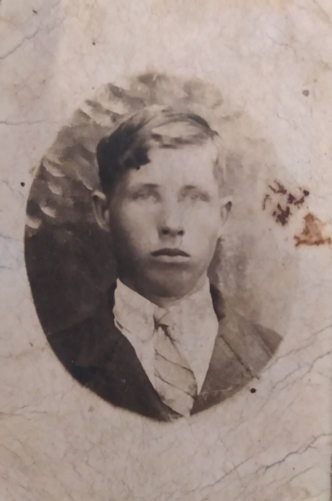 Змитреня Иван Иванович 1909 г. р. В 1930 -ые жил в ур. Изгорелое