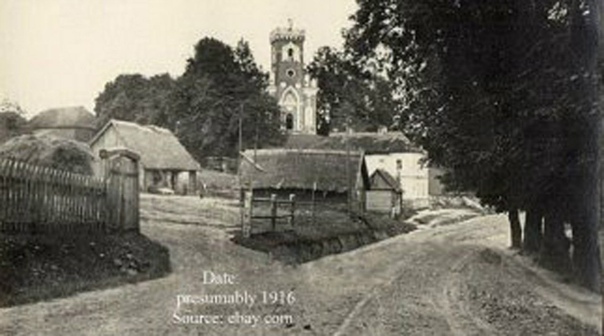 Гродненская область. Кореличский район. Райца. Здание было возведено в 1817 году и до восстания Кастуся Калиновского 1863 года принадлежало католической церкви. А после 1863 года храм был переосвящён в Спасо-Преображенскую церковь  и с тех пор находится в ведении православных.