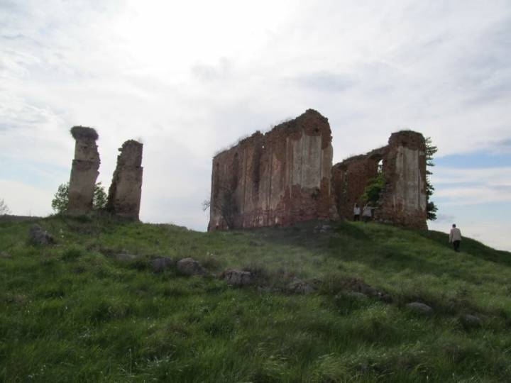 Івашкавічы. Сучасны Зэльвенскі раён (гістарычная Ваўкавышчына). Руіны былой грэка-каталіцкай царквы. foto: Антон Астаповіч<br>