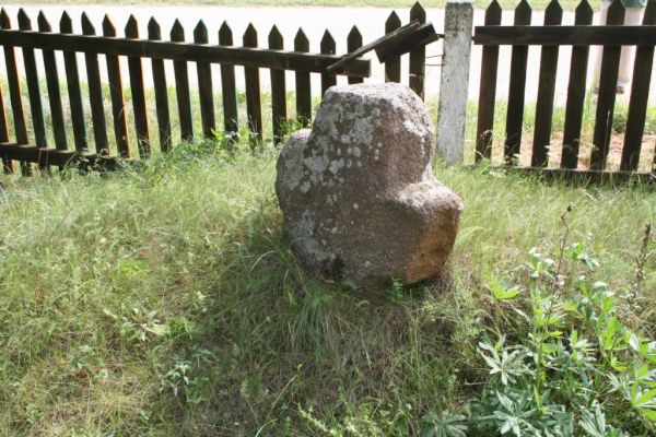 Cmentarz przy drodze Łomasze - Waśkowo (chyba 500 m od Łozy).