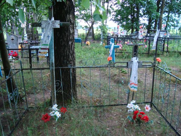 Могілкі ў в.Валокі