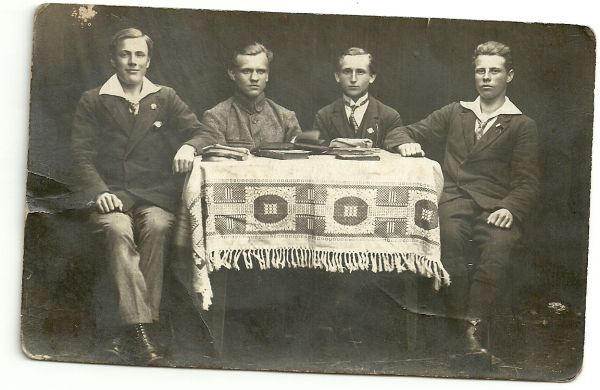 Uczniowie Państwowego Seminarium Nauczycielskiego w Szczuczynie k. Lidy Uczniowie Państwowego Seminarium Nauczycielskiego w Szczuczynie k. Lidy