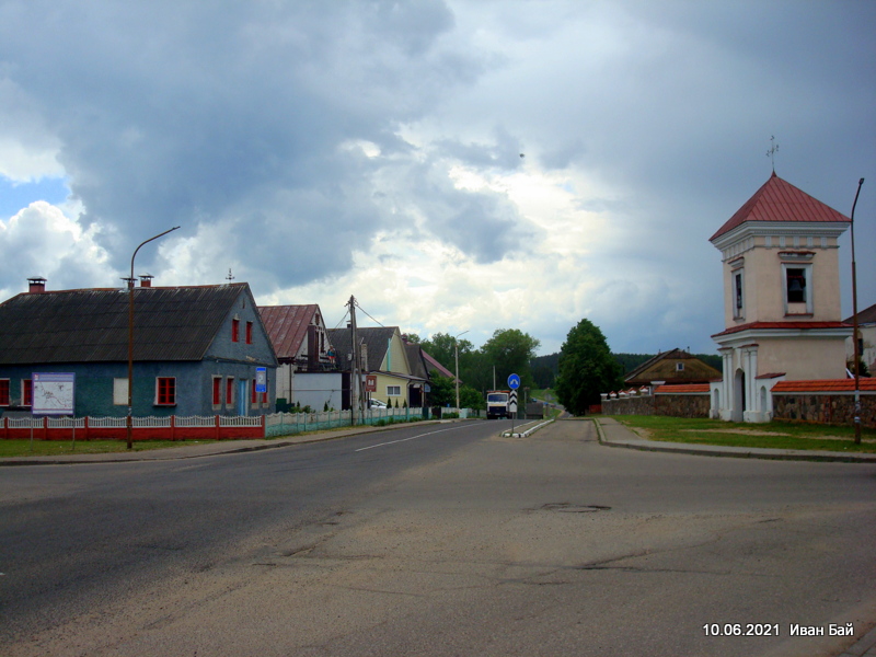 В центре посёлка