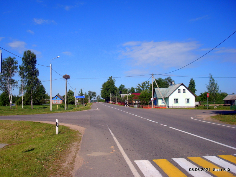 Перекрёсток в Рудковщине. Налево - Хоменичи